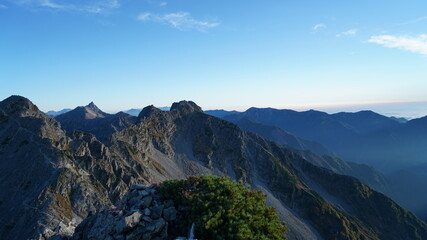 Fototapeta premium 奥穂高山頂付近からの風景