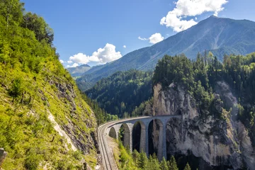 Photo sur Plexiglas Viaduc de Landwasser Viaduc de Landwasser en Suisse dans les Alpes