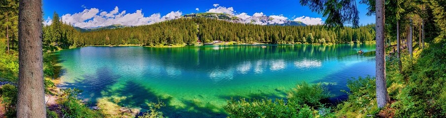 Bergsee Caumasee bei Flims in Graubünden, Schweiz