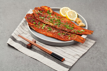 황태,황태구이,고추장,구,이반찬,생선,요리,실내,오브젝트,요리,음식