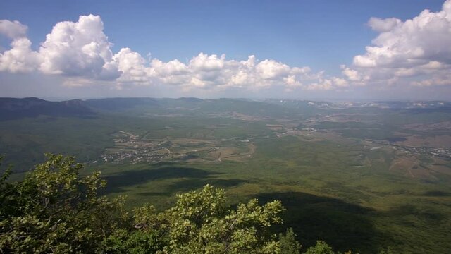 panning from left to right of the Belbek Valley from the top of Mount Boyka
