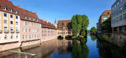 Nürnberg mit Pegnitz, Alte Spitalapotheke und Heilig-Geist-Spital