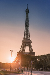 Fototapeta na wymiar 노을과 에펠탑