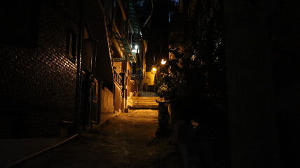 alley