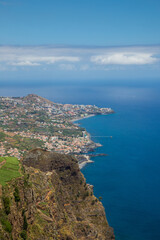 Fototapeta na wymiar Mountains and Funchal city seen from 