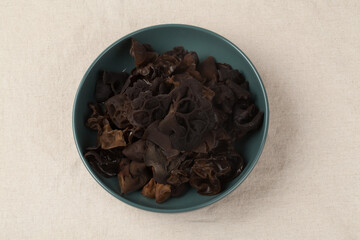 건조,목이버섯,버섯,사람없음,식기류,실내,오브젝트,음식,접시