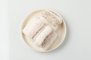 유과,음식,전통,전통음식,접시,추석,컨셉,컬러풀,한과,한국,한국전통누끼,디저트,명,절목재,문화,백그라운드,사람없음,스튜디오,신선,실내,오브젝트,