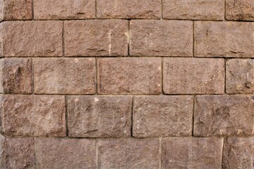 Ściana elewacyjna z cegły