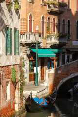 Gondola on the Rio dei Meracoli; Venice; Veneto; Italia, Europe.