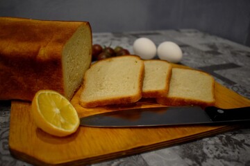 Bread, lemon, knife