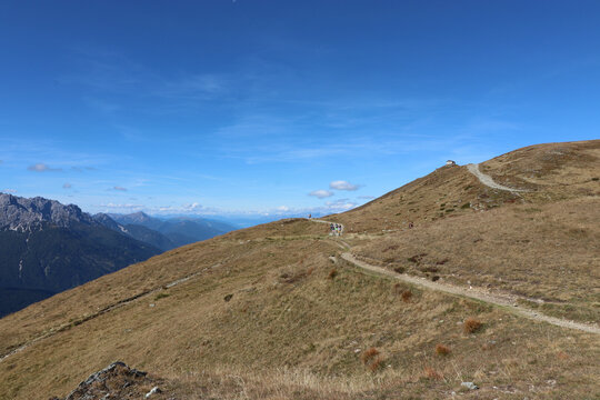 Karnischer Höhenweg in den Alpen