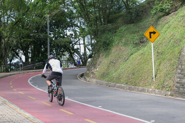 ciclismo cerro nutibara medellin colombia