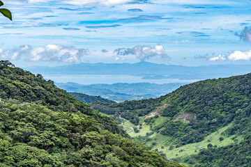 Fototapeta na wymiar A view of the sea and mountains in Costa Rica, Monteverde