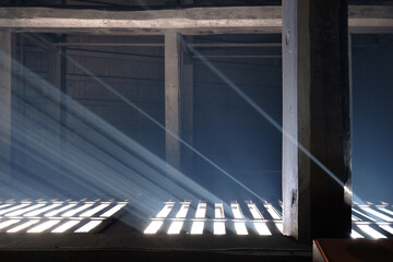 窓の隙間から入る古民家の光 Light of an old folk house entering through a window