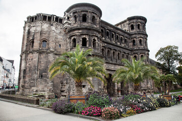 Naklejka premium Roman city gate Porta Nigra, UNESCO World Heritage Site, Trier, Rhineland-Palatinate, Germany, Europe
