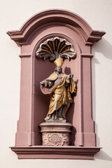 Figure, facade decoration, Steipe, former town hall, Hauptmarkt square, Trier, Rhineland-Palatinate, Germany, Europe
