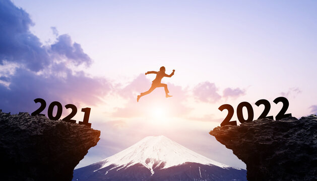 2022年イメージ　ビジネス向け年賀状素材　飛躍する人物