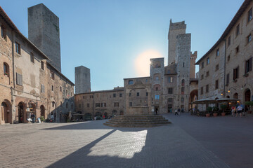 Fototapeta na wymiar San Gimignano, Siena. Piazza della Cisterna