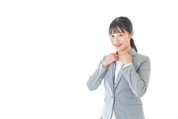 オフィスで働く若いビジネスウーマン