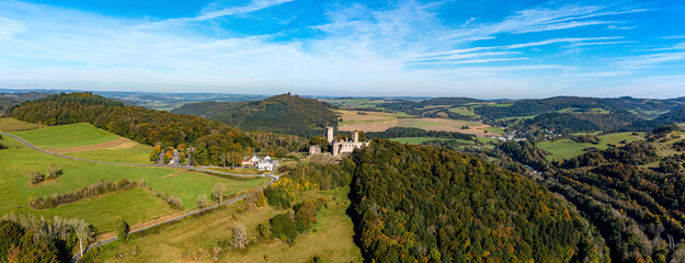 Panorama Luftaufnahmen Drohnenaufnahmen Kasselburg Gerolstein Berlingen Pelm Eifel