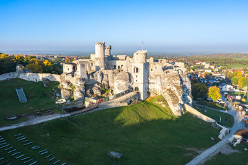 Zamek Ogrodzieniec © Dejan Gospodarek