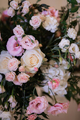 elegant wedding decorations made of natural flowers