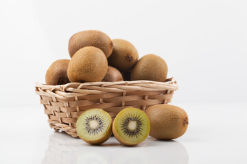 키위,건강,고해상,과일,누끼,단면,비타민,사람없음,상큼함,신선,실내,웰빙,유기농,초록색