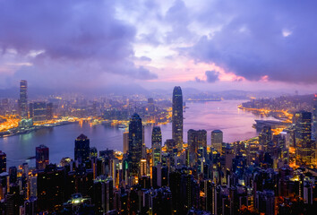 Fototapeta premium city view in hong kong at Victoria peak on sunrise day