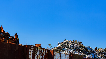産業廃棄物　スクラップ　都市鉱山　【 資源 リサイクル の イメージ 】
