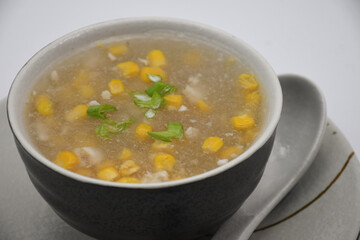 Zuppa di mais e pollo