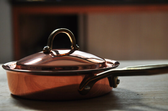 Copper egg pan