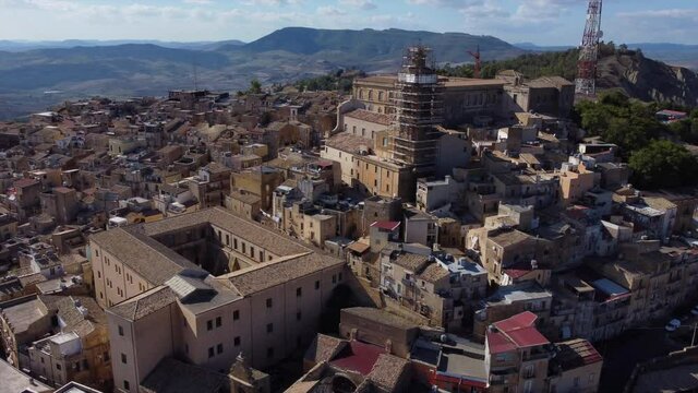 flying clockwise around famous Sicilian hill town of Caltagirone