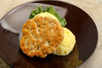 Chicken cutlet with mashed potato