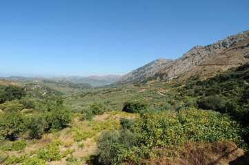 Fototapeta na wymiar Vue depuis la maison d'hôtes à Tichos près de Kastamonitsa en Crète