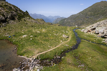 Vue aérienne du lac du Lurien à proximité de Laruns dans les Pyrénées Atlantiques région...