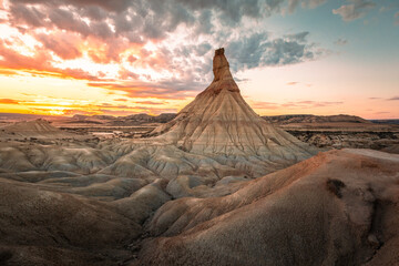 Naklejka premium Castildetierra famous geological formation while sunset at Bardenas Reales dessert in Navarra, Basque Country.