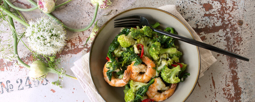 https://www.shutterstock.com/ru/image-photo/bowl-broccoli-shrimps-on-table-2042195717#:~:text=a%20bowl%20of%20broccoli%20and%20shrimps%20on%20the%20table