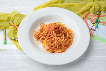 spaghetti with tomato sauce