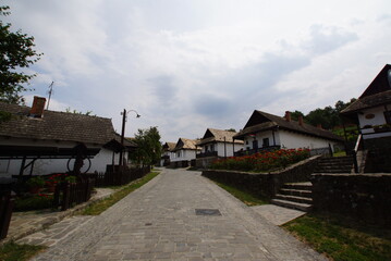 ハンガリー・世界遺産 ホッローケー村