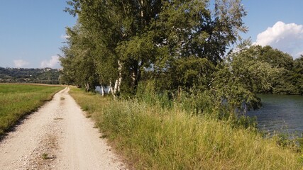 the noose of the Tiber. Two parallel rivers seen from above