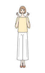 30代女性全身　優しい笑顔