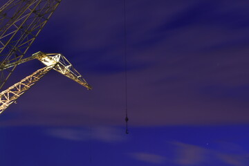 Viejas grúas amarillas en Puerto Madero, Buenos Aires, Argentina