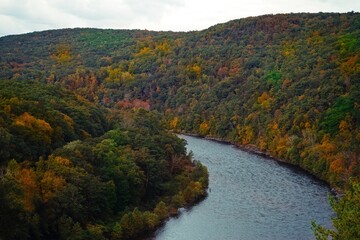 Fototapeta na wymiar View of upper Delaware Scenic Byway with autumn colors