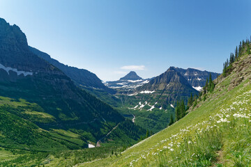 Fototapeta na wymiar Mountain view from Highline Trail in Glacier National Park, Wyoming, United States of America