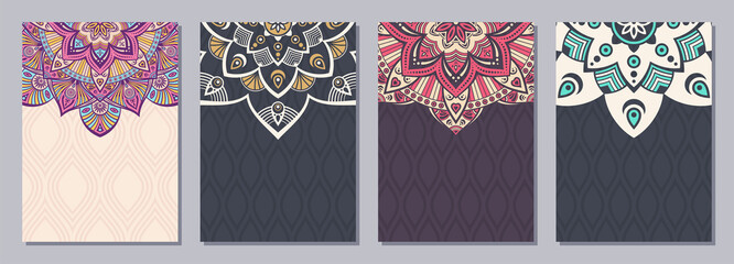 Satz von vier Farbkarten oder Flyern mit ethnischer Mandala-Verzierung. Abstraktes Mandala-Design. Dekoratives buntes Muster mit verzierter Textur, ethnisches orientalisches Stammesmotiv. Vektor-Layout-Design.