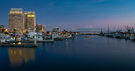 Naklejka premium marina at night