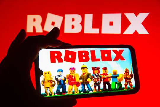 Playing roblox hi-res stock photography and images - Alamy