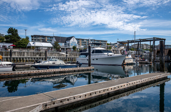 De Moine Washington state marina and vessels.