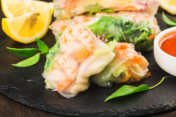 Vietnamese Food：Fresh Spring Roll with shrimps,