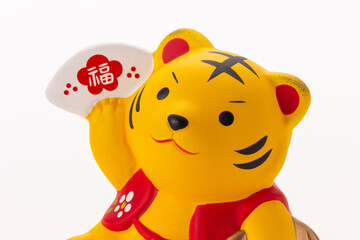 寅年の年賀素材、鼓舞する虎